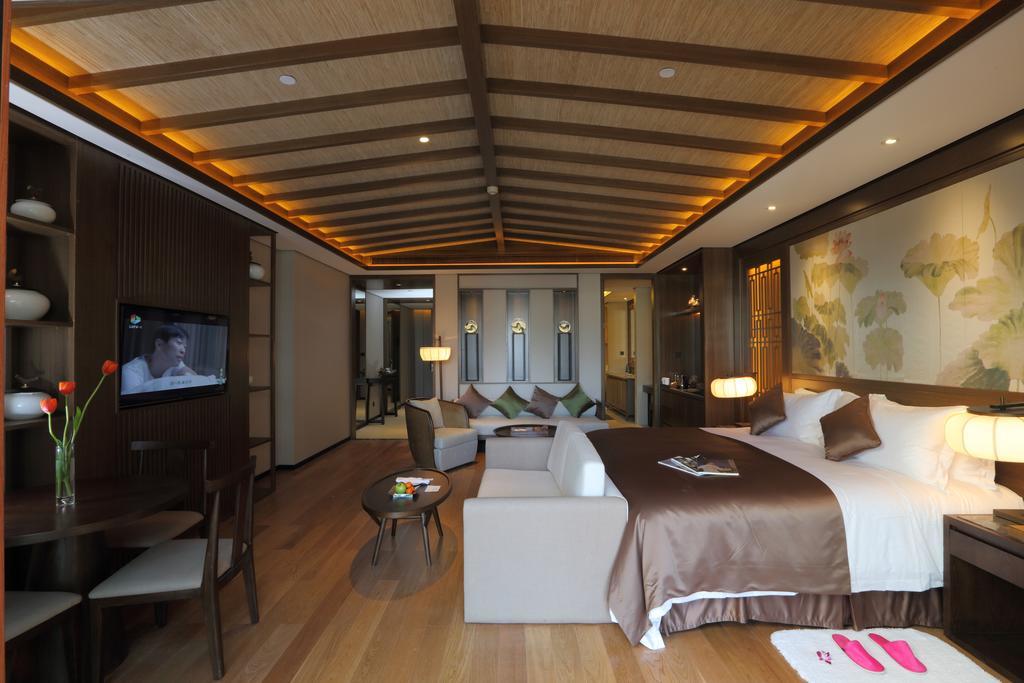 S&N Zhejiang Linhai International Hotel الغرفة الصورة